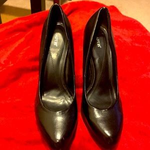 Apt 9 Black Pumps